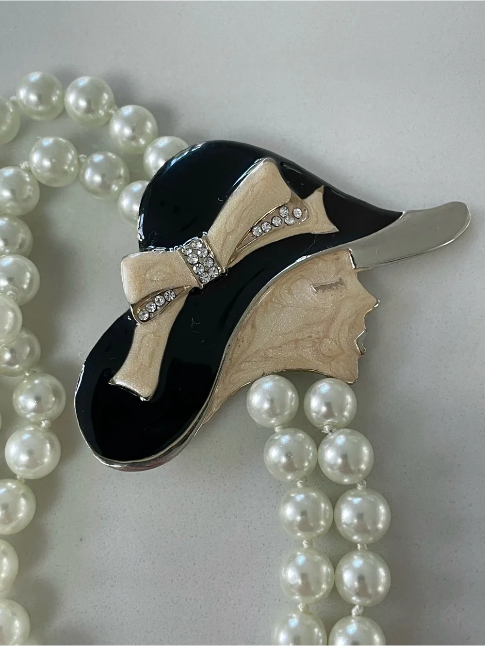 Vintage 1980s Multistrand Art Deco Lady in Hat Faux Pearl Necklace